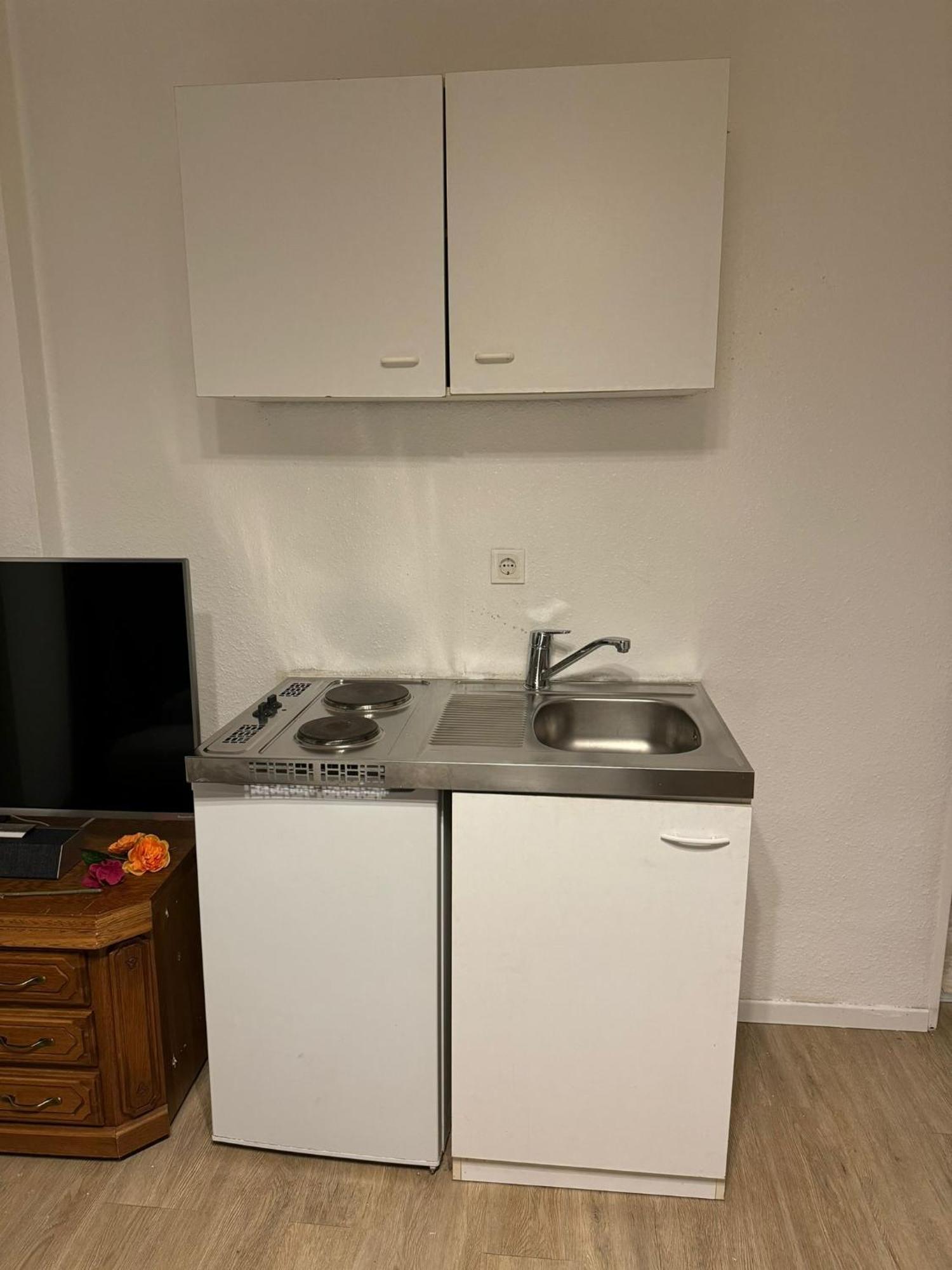 Moebliertes Zimmer Mit Tv, Internet & Kompletter Ausstattung In Bonn-Mehlem Esterno foto