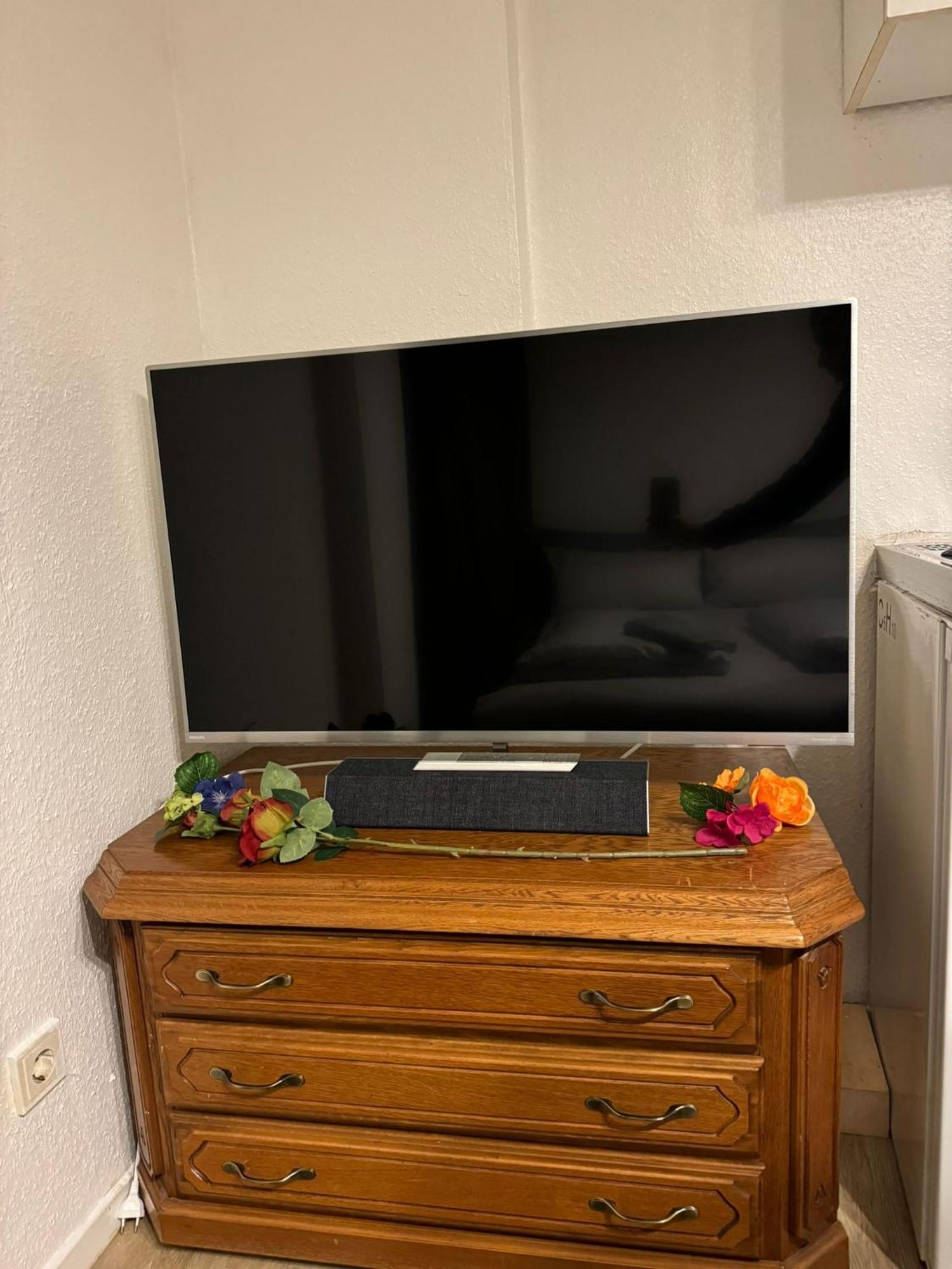 Moebliertes Zimmer Mit Tv, Internet & Kompletter Ausstattung In Bonn-Mehlem Esterno foto