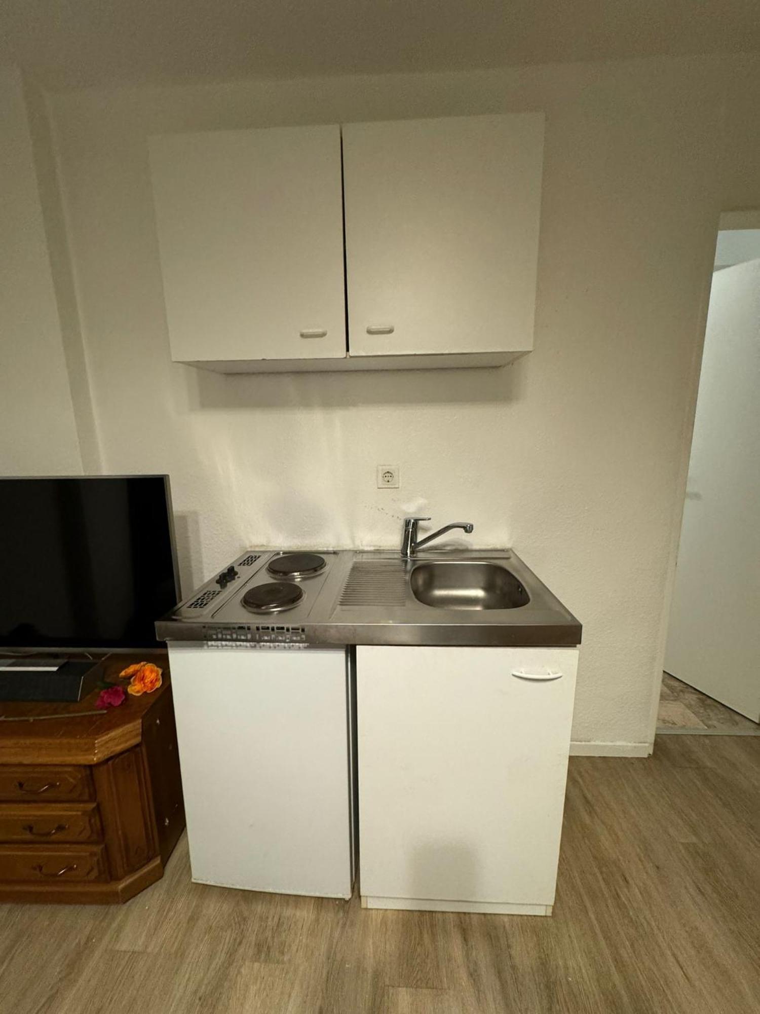 Moebliertes Zimmer Mit Tv, Internet & Kompletter Ausstattung In Bonn-Mehlem Esterno foto